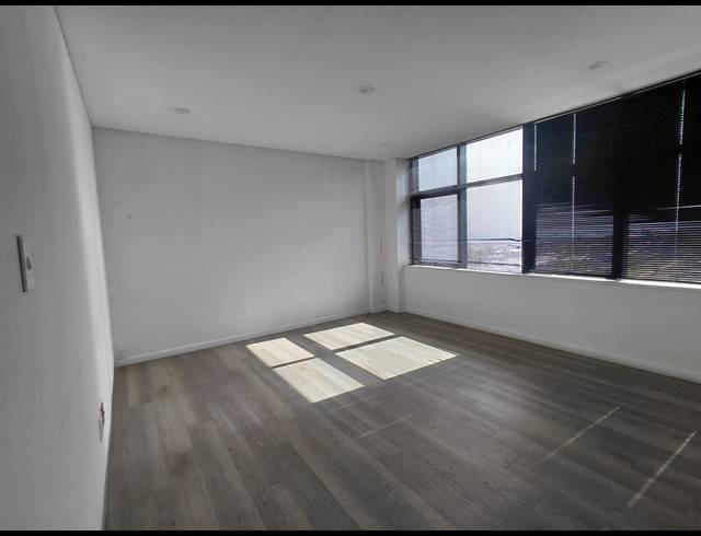155M² OFFICE TO LET IN FOURWAYS